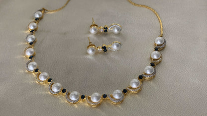 Blue Pearl Necklace | Gold