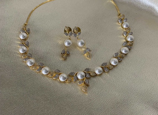 White and gold Pearl Necklace | Dangle Earrings