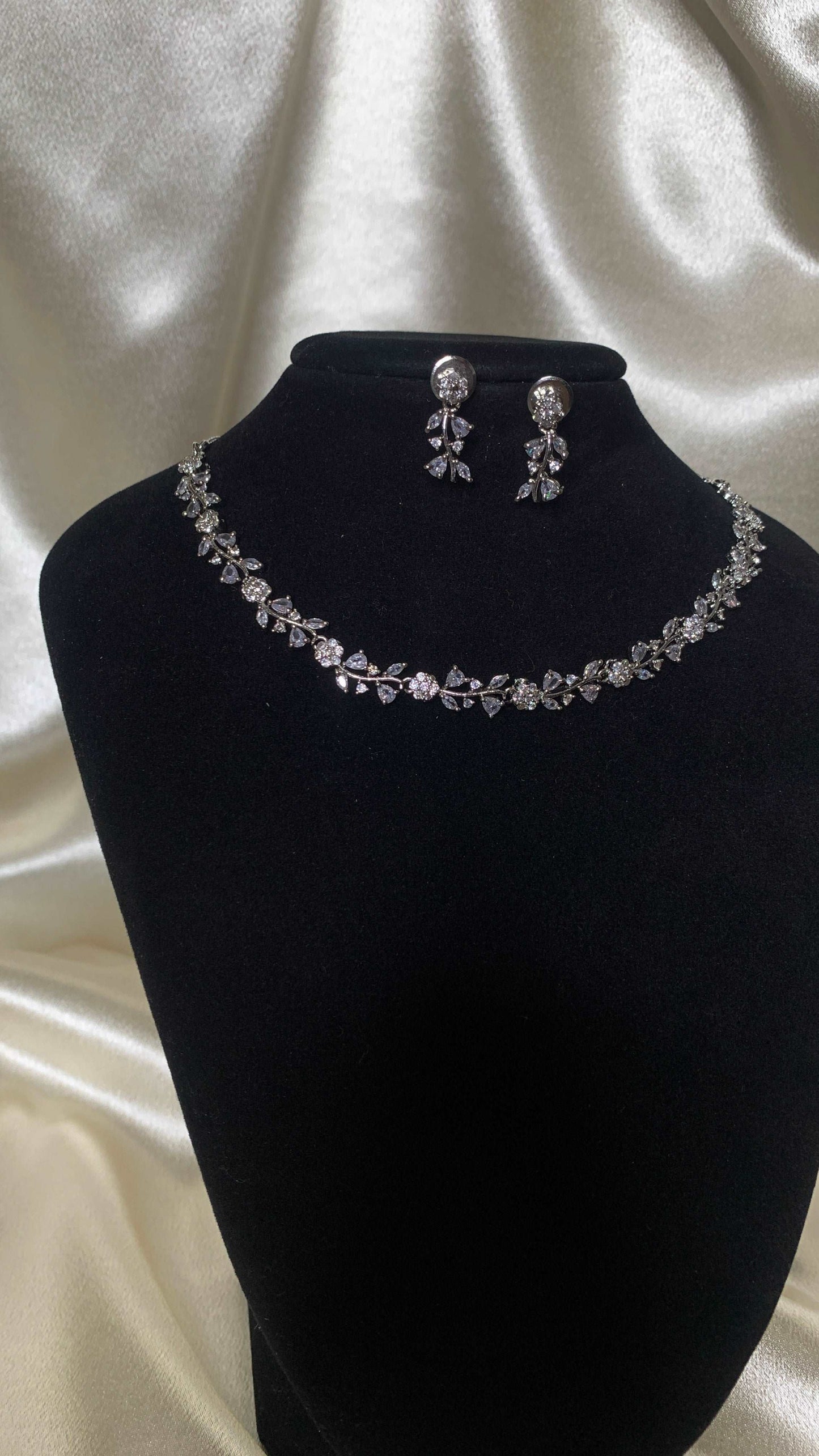 Rose | Silver Diamond Necklace