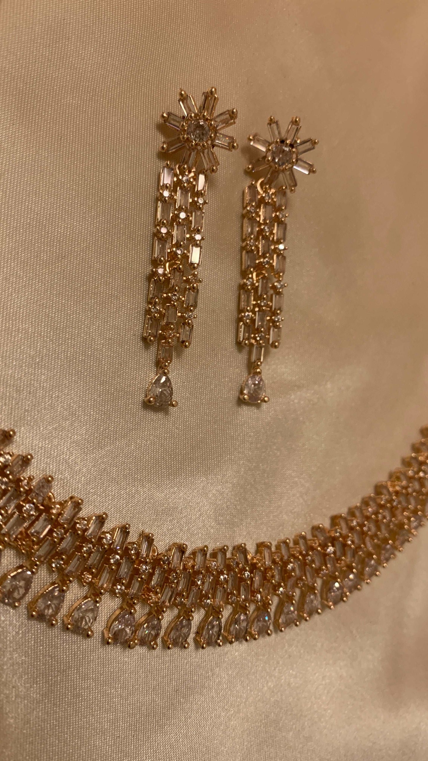 AEESHA| Gold Tone set